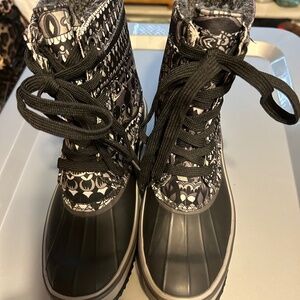 Peace lined snow rubber boots